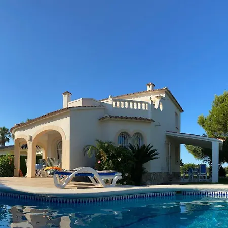 D594/a Holiday home *