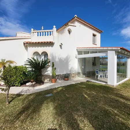 D594/a Holiday home *