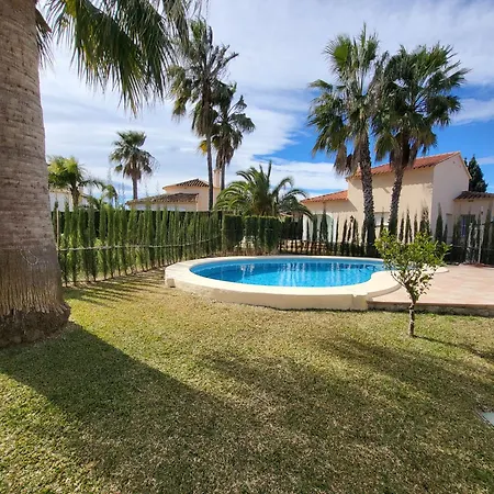 D594/a Holiday home *